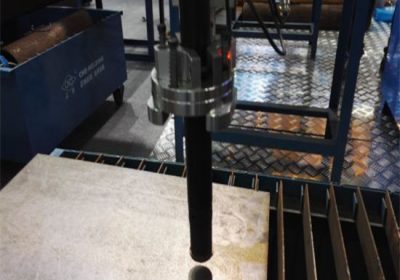 CNC-reitittimen plasma ruostumattomasta teräksestä valmistettujen putkien leikkaamiseen
