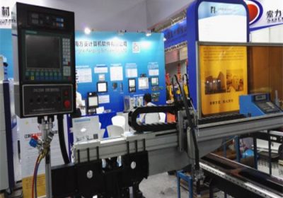 Valmistettu kiinalainen CNC-plasma-leikkauskone levyille ja pyöreälle metallille